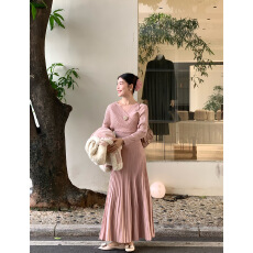 批发法式温柔收腰针织V领套装女秋季长袖上衣半身裙两件套