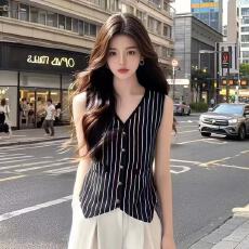 批发小香风<b class='q'>薄款</b>条纹针织马甲开衫女夏款高级感背心韩系chic无袖小上衣