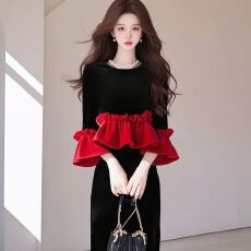 批发2025新年穿搭高级感超好看独特漂亮小香风黑色小众上衣半身裙套装