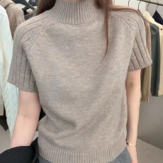 批发韩国chic新款法式简约高领短袖<b class='q'>毛衣</b>女显瘦内搭上衣