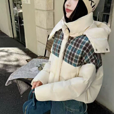 批发新款拼接格子款2025冬季白鸭绒羽绒服女百搭休闲宽松加厚短款外套