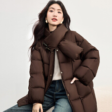 批发同款牛角扣围巾2025新款白鸭绒羽绒服女通勤淑女风百搭时宽松外套