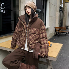 批发大口袋格子2025新款白鸭绒羽绒服女百搭时尚撞色宽松冬季外套