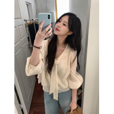 批发初夏新款韩国ins设计感法式温柔圆领褶皱系带飘带装饰<b class='q'>百搭</b><b class='q'>衬衫</b>