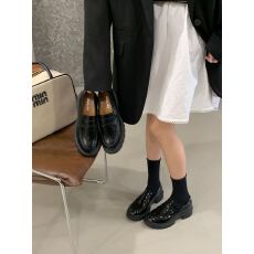 批发2025新款<b class='q'>日系</b>经典光面粗跟小皮鞋深口单鞋