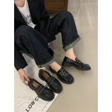 批发铆钉小皮鞋2025新款春秋深口单鞋乐福鞋