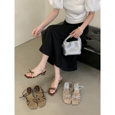 批发<b class='q'>夏季</b>拼色粗跟凉鞋蝴蝶结细带一字搭扣<b class='q'>女鞋</b>2025