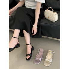 批发2025韩版通勤黑色搭扣粗跟凉鞋绸缎面蝴蝶结配裙子