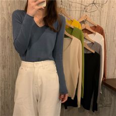 批发秋冬女装<b class='q'>韩版</b>新款内搭简约纯色<b class='q'>打底衫</b>显瘦卷边V领长袖针织衫