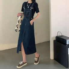 批发复古牛仔背带裙女春夏2025新款设计感宽松显瘦开叉中长款裙子