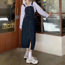 批发复古牛仔背带裙女春夏2025新款设计感宽松显瘦开叉中长款裙子