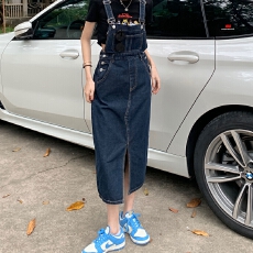 批发复古牛仔背带裙女春夏2025新款设计感宽松显瘦开叉中长款裙子