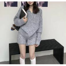 批发2025秋季新款韩版时尚百搭显瘦设计感小众针织衫女短款毛衣+短<b class='q'>裤</b>