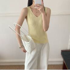 批发v领无袖针织吊带背心女春季新款简约薄款内搭打底衫<b class='q'>休闲</b>短款上衣