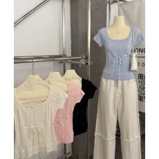 批发温柔初恋U领花边坑条针织衫女2026春季韩系纯欲气质显瘦短袖上衣