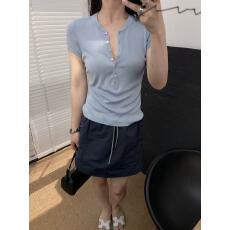 批发2026早秋新款通勤风<b class='q'>韩版</b>半开领纽扣设计气质显瘦百搭短袖针织上衣