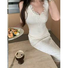 批发重工蕾丝拼接无袖背心女设计感小众2026新款时尚深V性感内搭<b class='q'>打底</b>