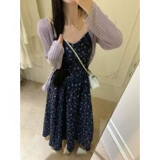 批发超好看独特别致碎花吊带<b class='q'>连衣裙</b>女夏洋气<b class='q'>复古</b>度假风时尚显瘦长裙子