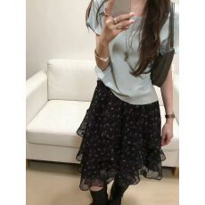 批发韩系气质层层荷叶边碎花半身裙女2026夏季新款减龄显瘦后松紧中裙