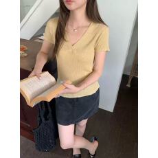 批发高级感V领短袖正肩T恤女夏季2026新款老钱风宽松显瘦漂亮<b class='q'>休闲</b>上衣