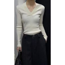 批发气质超显身材V领<b class='q'>长袖</b>t恤女2026秋季新款简约针织打底衫内搭上衣服