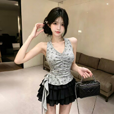 批发实拍实价 法式褶皱印花蝴蝶结V领背心甜辣设计感显瘦百搭飘带<b class='q'>上衣</b>