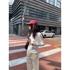 批发刺绣可爱腊肠狗打底衫女冬白色内搭修身显廋长袖<b class='q'>T</b><b class='q'>恤</b>