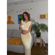 批发春<b class='q'>夏</b>季针织女士两件套装上衣纽扣背心配包臀裙纯色面料柔软舒适