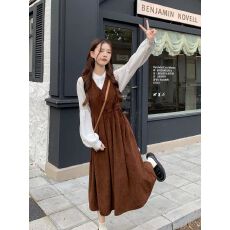 批发灯芯绒 2025秋装甜美森系中长款收腰A字裙V领背带连衣裙女套装裙