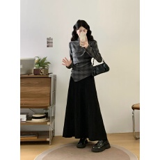 批发实拍  秋冬穿搭不规则后设计高级感长袖上衣女半身裙两件套装