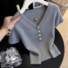 批发韩系高级感V领纽扣短袖针织<b class='q'>衫</b>女夏季新款时尚修身百搭显瘦上衣潮