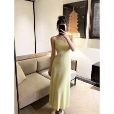 批发褶家薄荷曼波三宅褶皱显瘦罗纹吊带裙子一字领松弛感吊带裙<b class='q'>连衣裙</b>