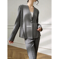 批发褶家西装<b class='q'>外套</b><b class='q'>女</b>春2026年新款时尚气质高级感褶皱<b class='q'>小西装</b>(不含内搭)