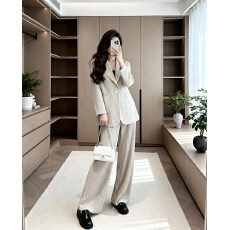 批发26年早春！褶家西装外套褶皱2026春气质高级感超好看宽松休闲西装