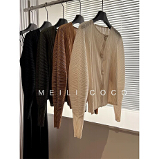 批发褶家秋新款三宅褶皱小众设计感高端上衣带排口<b class='q'>圆领</b>气质短<b class='q'>针织</b><b class='q'>开衫</b>