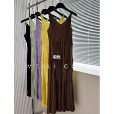 批发褶家三宅褶皱时尚简约纯色圆领无袖夏季新款弹力修身显瘦<b class='q'>女</b><b class='q'>连衣裙</b>