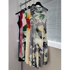 批发褶家三宅褶皱时尚气质高级感印花夏季新款圆领无袖弹力显瘦<b class='q'>连衣裙</b>