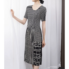 批发【褶家】正版洋气减龄<b class='q'>黑白</b>条纹<b class='q'>连衣裙</b>女夏季新款百褶长裙<b class='q'>连衣裙</b>