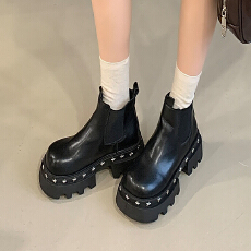 批发厚底英伦风铆钉朋克原头马丁靴女大码40码增高短靴秋冬短筒靴子