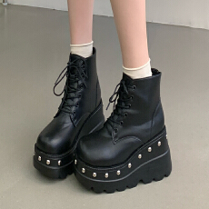 批发10cm<b class='q'>大码</b>坡跟厚底四季<b class='q'>女鞋</b>跨境35-42码铆钉方头单里增高女靴
