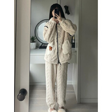 批发小熊印花珊瑚绒长袖睡衣女冬季新款加绒加厚法兰绒居家套装