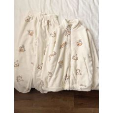 可爱卡通小狗印花珊瑚绒睡衣女冬季新款加绒加厚保暖家居服两件套