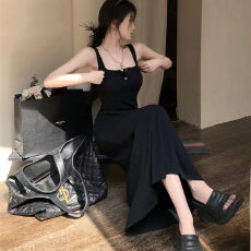批发法式性感黑色高级吊带连衣裙女早春内搭<b class='q'>打底裙</b>子收腰气质包臀长裙