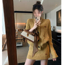 批发温柔系漂亮穿搭减龄一整套<b class='q'>女</b>秋冬新款慵懒毛衣+<b class='q'>半身裙</b>两件套
