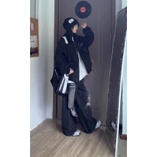 批发美式<b class='q'>街头</b>棒球服外套男女春秋设计感宽松情侣不规则铁标飞行员夹克