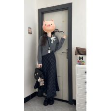 批发秋冬季知性温婉<b class='q'>蕾丝</b>绑带灰色针织毛衣女搭配高腰格纹半身裙两件套