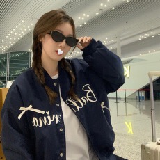 批发藏青色字母<b class='q'>棒球</b><b class='q'>服外套</b>女春秋2025新款美式学院风甜酷减龄夹克上衣