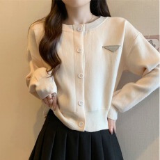 批发好质量圆领阔典针织开衫女<b class='q'>薄款</b>秋冬宽松毛衣外套外搭小香风上衣