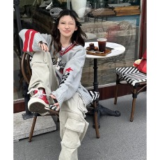 批发美式复古学院风印花球衣卫衣<b class='q'>女</b>秋季宽松休闲显瘦V领长袖套头上衣