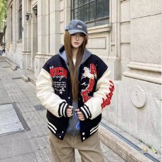 批发龙凤尼皮手臂撞色钉珠皮袖棒球<b class='q'>服</b>女春秋宽松百搭休闲夹克外套